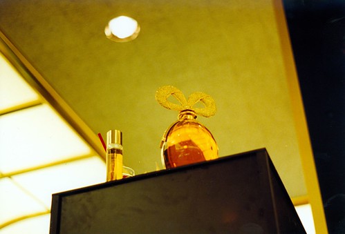 Liz Taylor's Glass of Water at Macy's San Francisco. (10/11/1991)