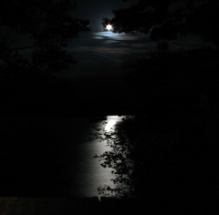 moon on dollars lake