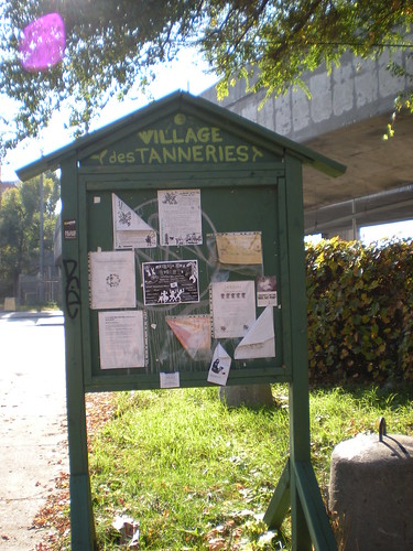 village des tanneries bulletin board