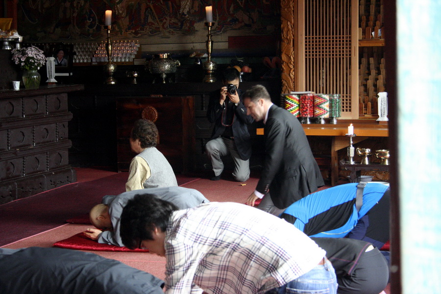 Foreigner in a Buddhist temple