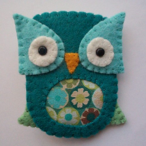 october freebie owl brooch by paper-and-string-on-flickr