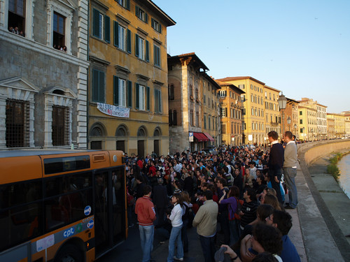 Corteo davanti al Rettorato dellUniversità di Pisa