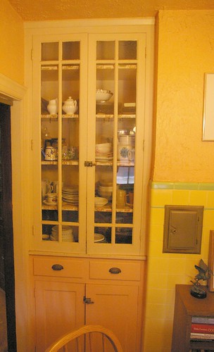 Built in cabinets, breakfast nook
