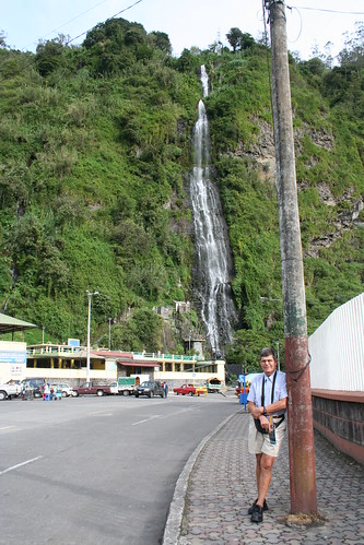 Thermal baths in Baños, Ecuador 2008 005 Olof framför sitt vattenfall por HAKANU.