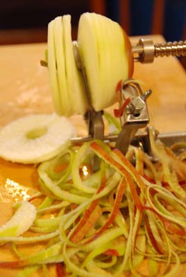 apple peeling and slicing