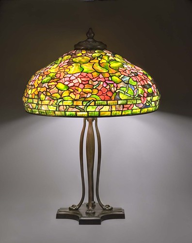 005-- Nasturtium lámpara de mesa, alrededor de 1899 -1920, de vidrio con plomo y bronce