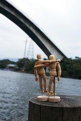 Ma' and Pa' check out the bridge