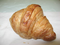 Trois Crepes Patisserie: Croissant (another view)