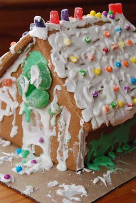 gingerbread house logan