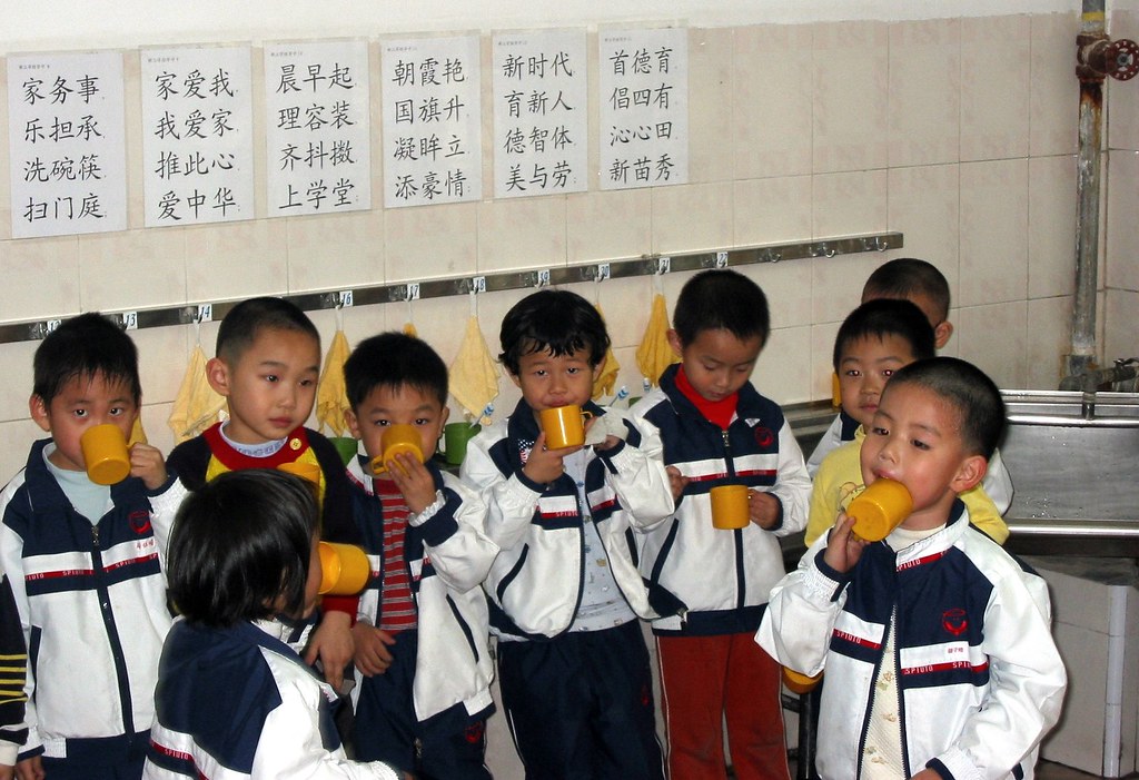 China 2004 - kindergarteners