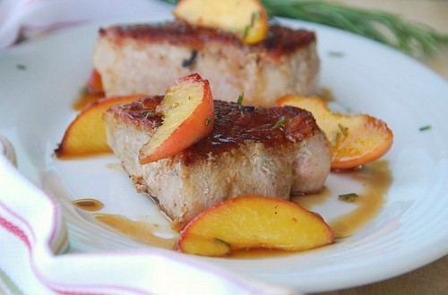 boneless pork chops with rosemary peaches