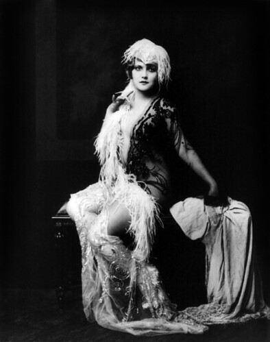 Claudia Dell, Ziegfeld girl, by Alfred Cheney Johnston, ca. 1928 par …trialsanderrors
