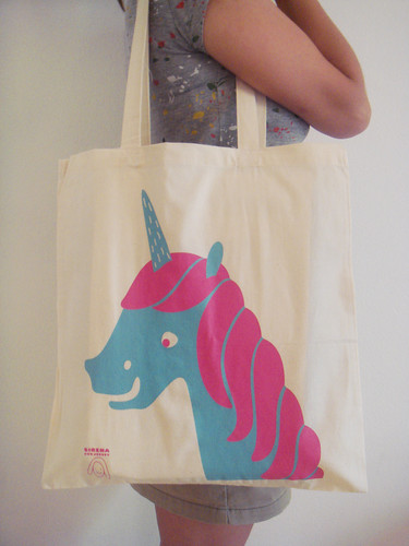 NEW Unicorn tote bag by Sirena con jersey.