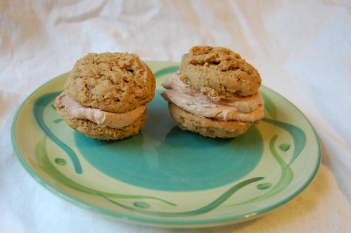 Oatmeal Whoopie Pies with Cinnamon Filling