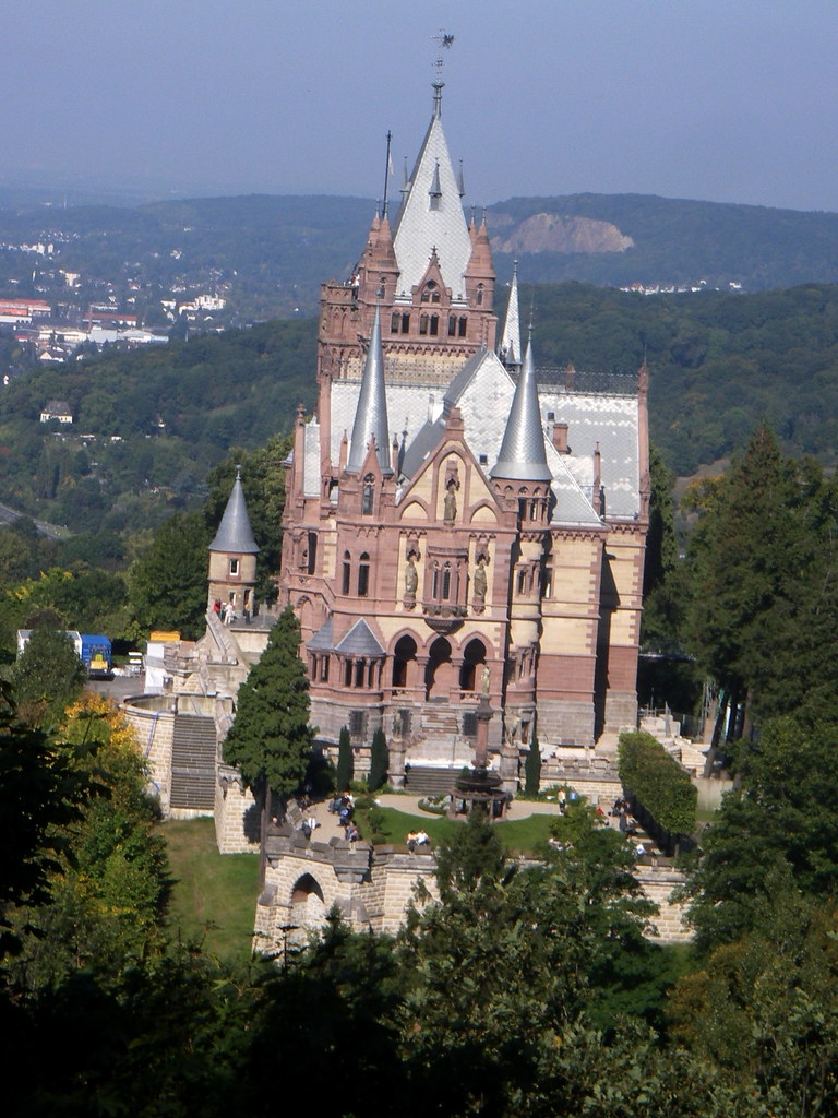 фото: Schloss Drachenburg