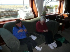 Alyson & Suzanne knitting