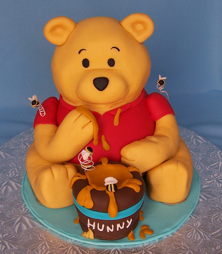 Winnie The Pooh Cake. 3D Winnie the Pooh Cake