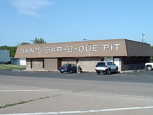 Dan's Bar-B-Que Pit