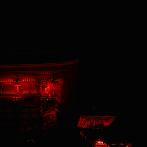 【写真】清水寺のライトアップ2〜仁王門と三重塔