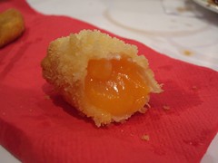 果汁心太软 Crumbed sticky rice finger filled with fruit jam insides - Tooraking
