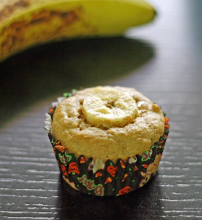 banana walnut muffin