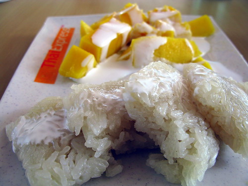 sticky rice and mangoes