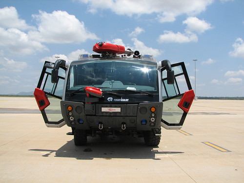 Fire fighter vehicle