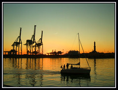 Silhouette porto di Genova
