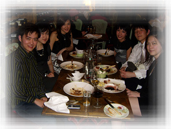 Everyone~ .  Bistro Vue Melbourne by Kieny How, on Flickr