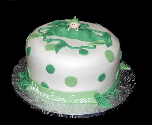 pea in a pod baby shower cake
