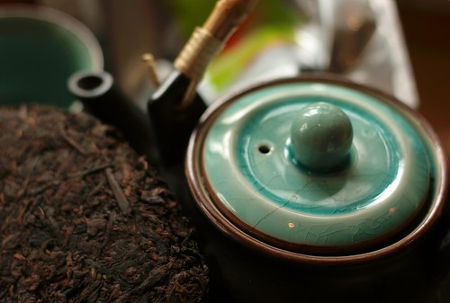 Beeng Cha teacake pu erh tea and Japanese teapot