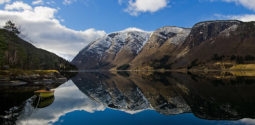 Mountains along the Ulvikfjord