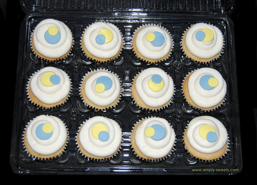 blue and yellow baby shower cupcakes