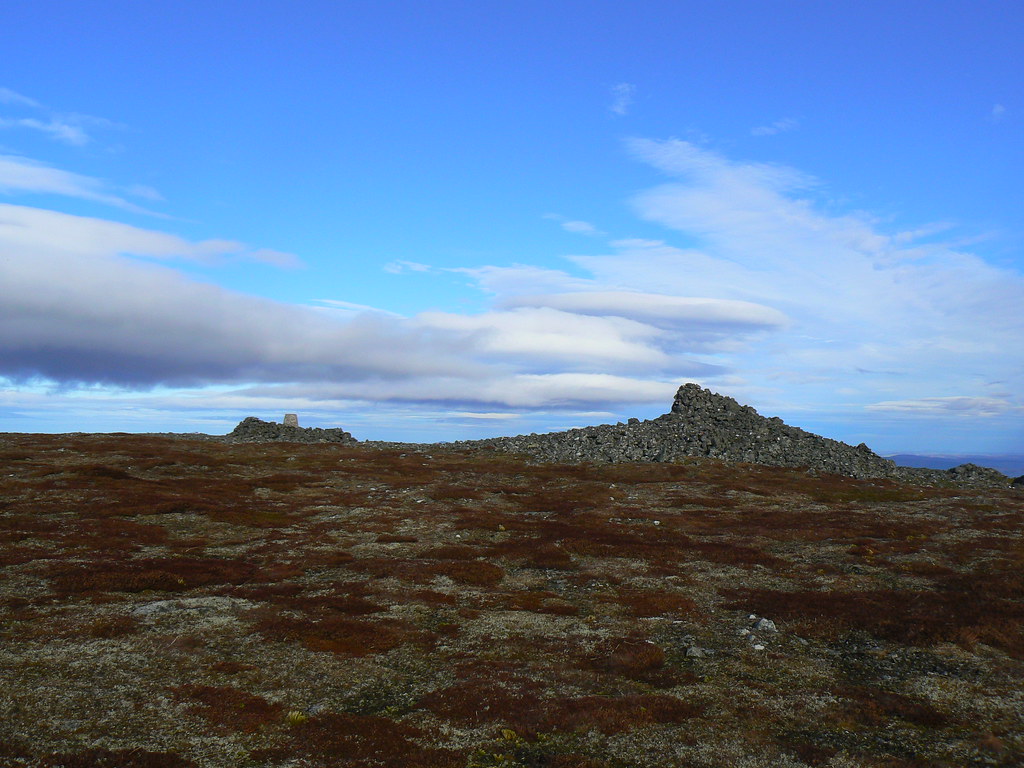 Approaching the summit of Morven