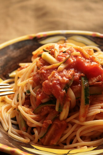 Spaghetti Etiquette in Italian Food