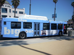 Santa Monica's Big Blue Bus (by: LA Wad/Chris, creative commons license)
