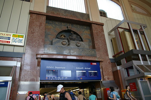薩爾茲堡車站大廳.JPG