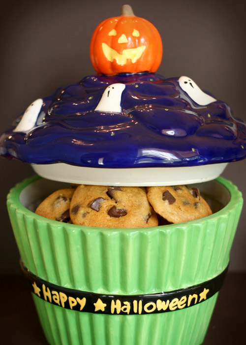 Halloween Cupcake Cookie Jar