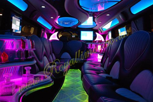 8 Wheeler Hummer by Fizzy_Royal. Limo Hire Leicester