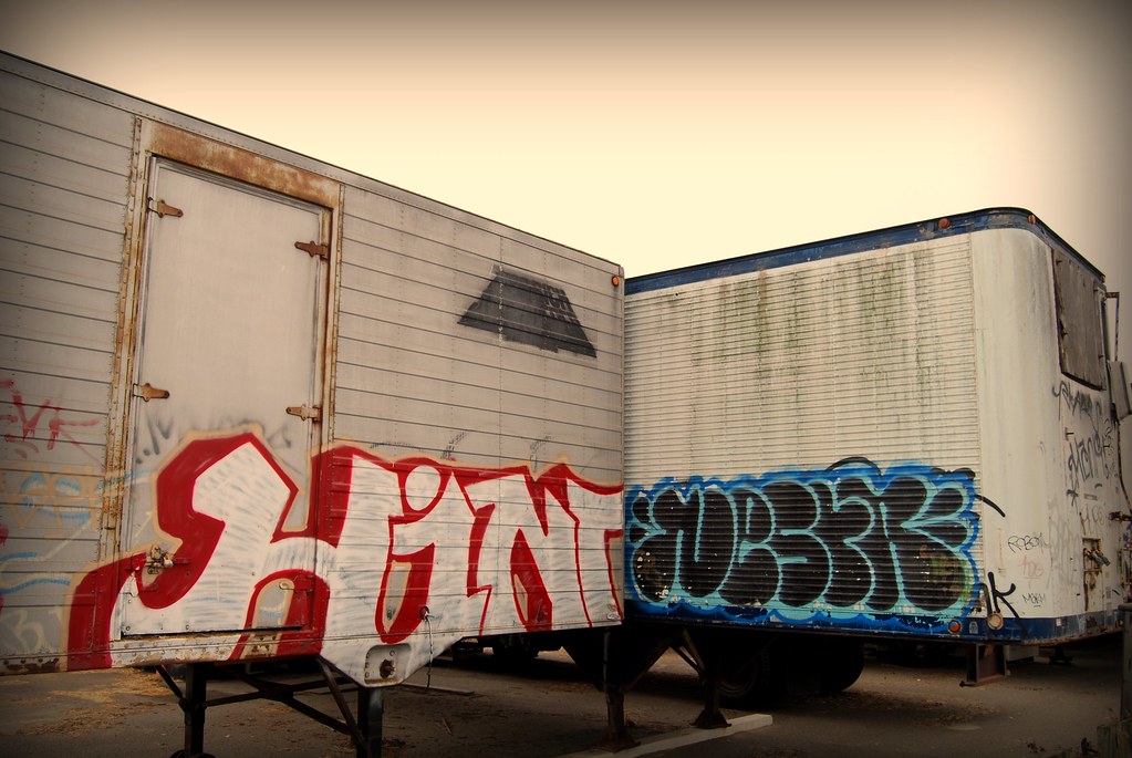 Hint, Nesta Graffiti - East Bay, Albany, California. 