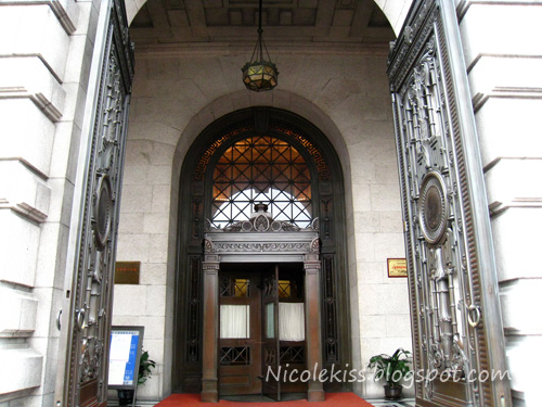 grand entrance of pudong bank