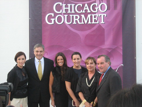 Mayor Daley and host committee members