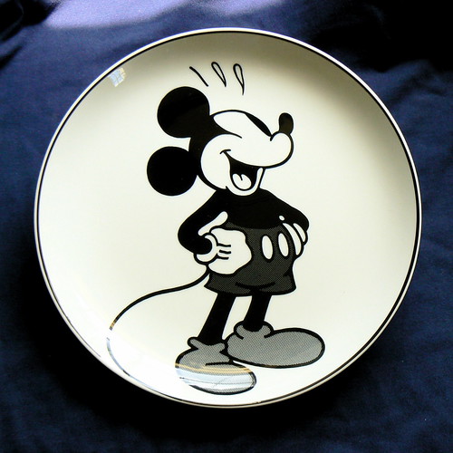 Axis Mickey Plate