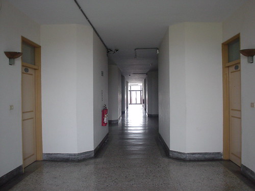 04.房間外的走廊