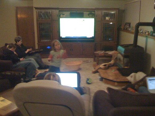 Lots of screens in use during our Thanksgiving evening