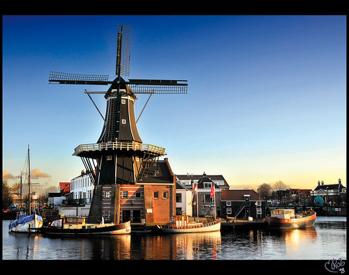 The Adriaan Windmill of Haarlem... by B'Rob.