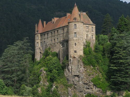 The imposing Château de Lavoûte-Polignac. Photo: Gilles Privat