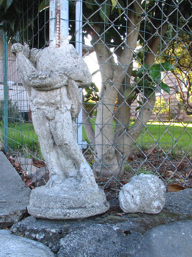 I saw this headless statue near El Centro.