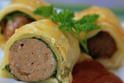 sausage rolls with spinach