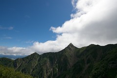 芦別岳の鋭いピークと岩稜